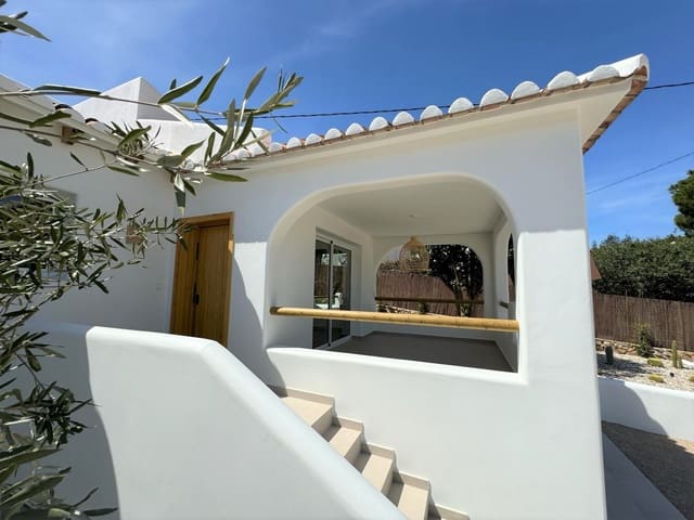 Chalet de 6 habitaciones en Dénia en venta con piscina garaje - 790.000 € (Ref: 8981127)