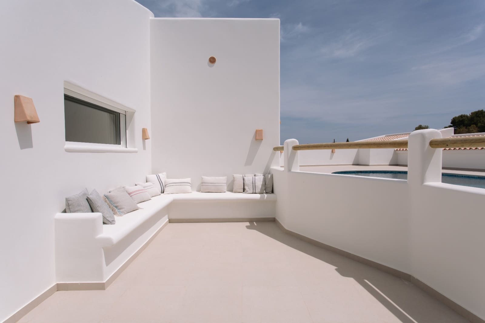 Chalet de 6 habitaciones en Dénia en venta con piscina garaje - 790.000 € (Ref: 8981127)