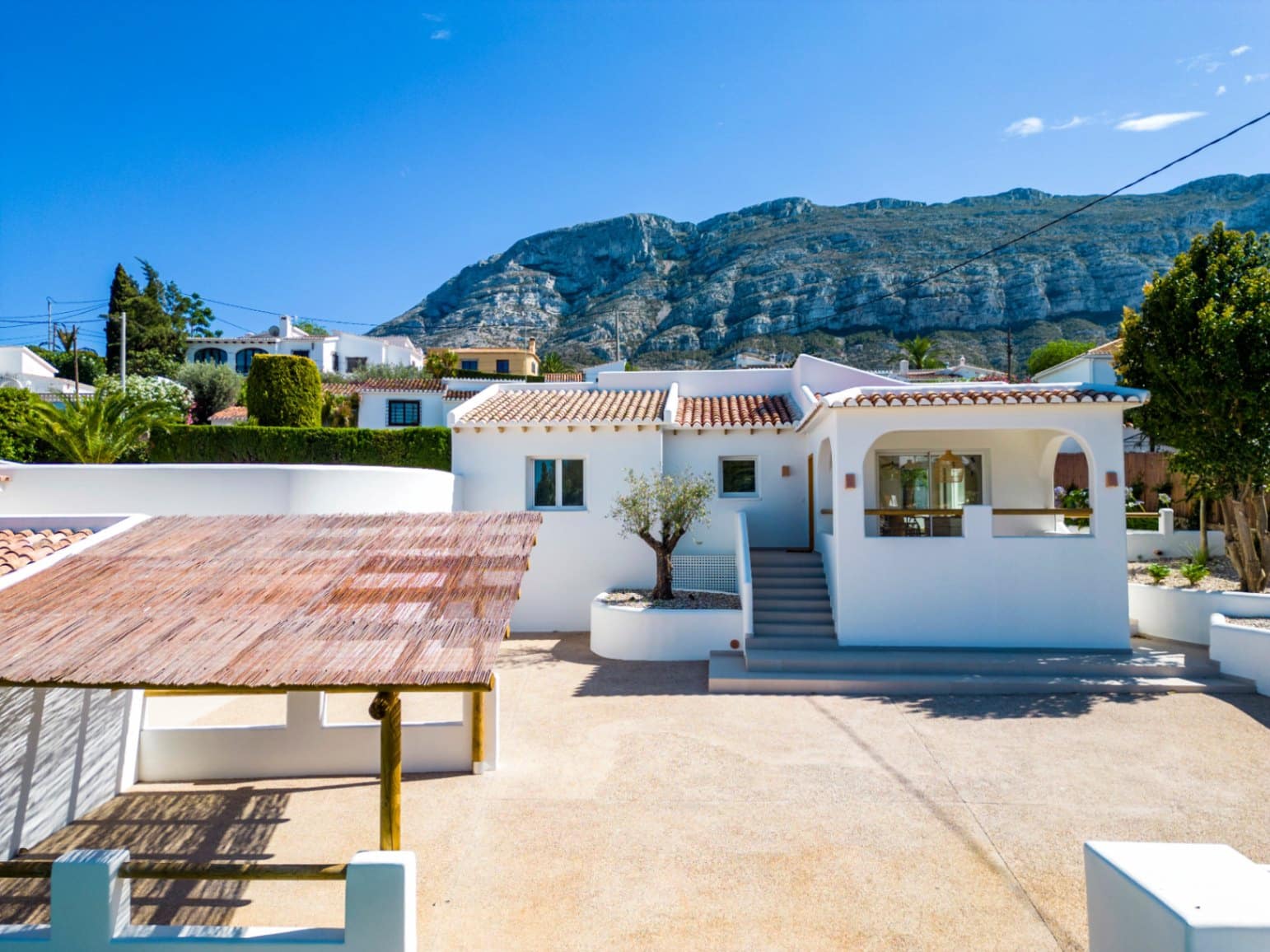 Chalet de 6 habitaciones en Dénia en venta con piscina garaje - 790.000 € (Ref: 8981127)