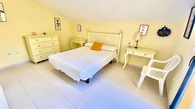 4 sypialnia Mieszkanie na sprzedaż w Las Marinas / Les Marines, Dénia z basenem garażem - 550 000 € (Ref: 9009851)