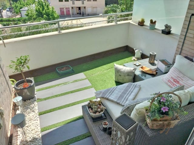 Apartamento de 2 habitaciones en Las Marinas / Les Marines, Dénia en venta con piscina - 305.000 € (Ref: 9018424)