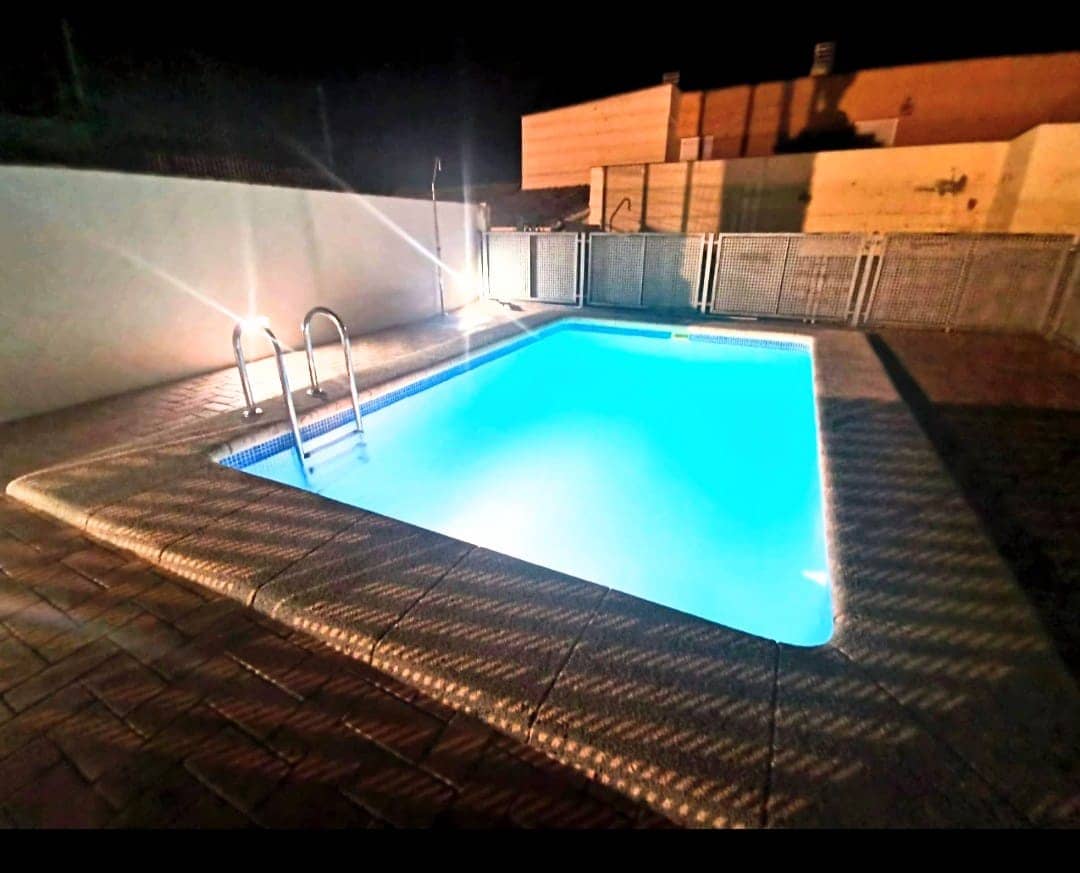 4 soveværelse Byhus til salg i Castello de Rugat med swimmingpool garage - € 143.000 (Ref: 9049683)