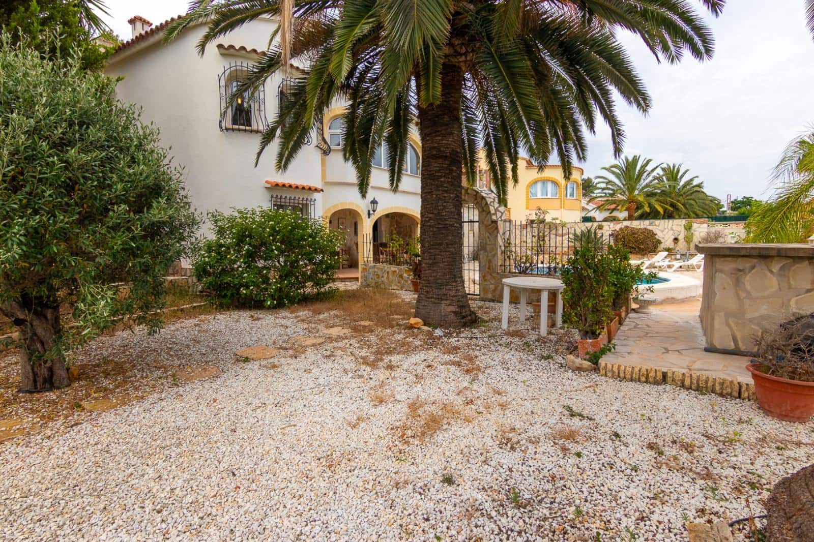 Chalet de 4 habitaciones en Dénia en venta con piscina garaje - 595.000 € (Ref: 9104150)