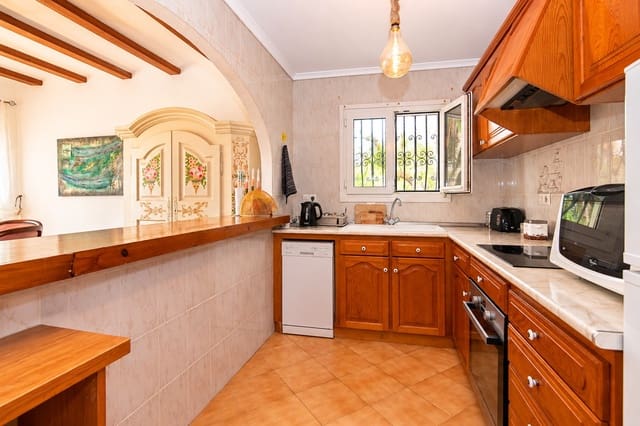 4 quarto Moradia para venda em Dénia com piscina garagem - 565 000 € (Ref: 9104150)