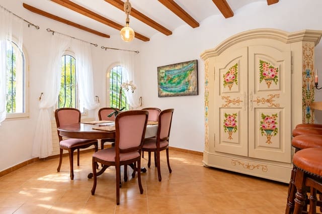 4 quarto Moradia para venda em Dénia com piscina garagem - 565 000 € (Ref: 9104150)