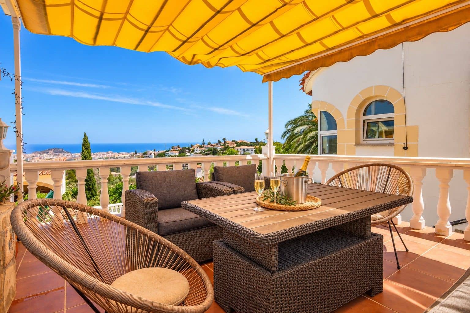 4 quarto Moradia para venda em Denia com piscina garagem - 565 000 € (Ref: 9104150)