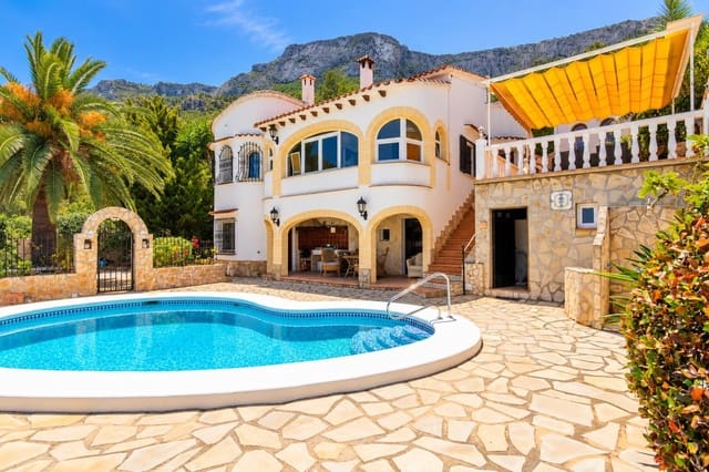 4 quarto Moradia para venda em Dénia com piscina garagem - 565 000 € (Ref: 9104150)