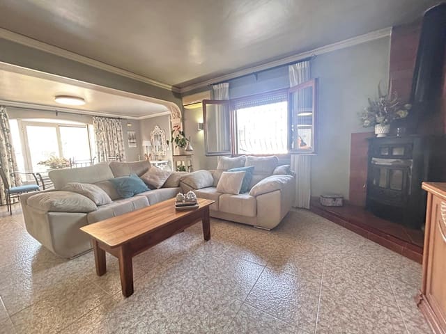 Chalet de 4 habitaciones en Dénia en venta con garaje - 490.000 € (Ref: 9104152)