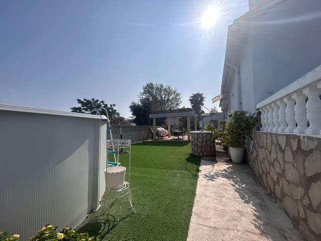 Chalet de 4 habitaciones en Dénia en venta con garaje - 490.000 € (Ref: 9104152)