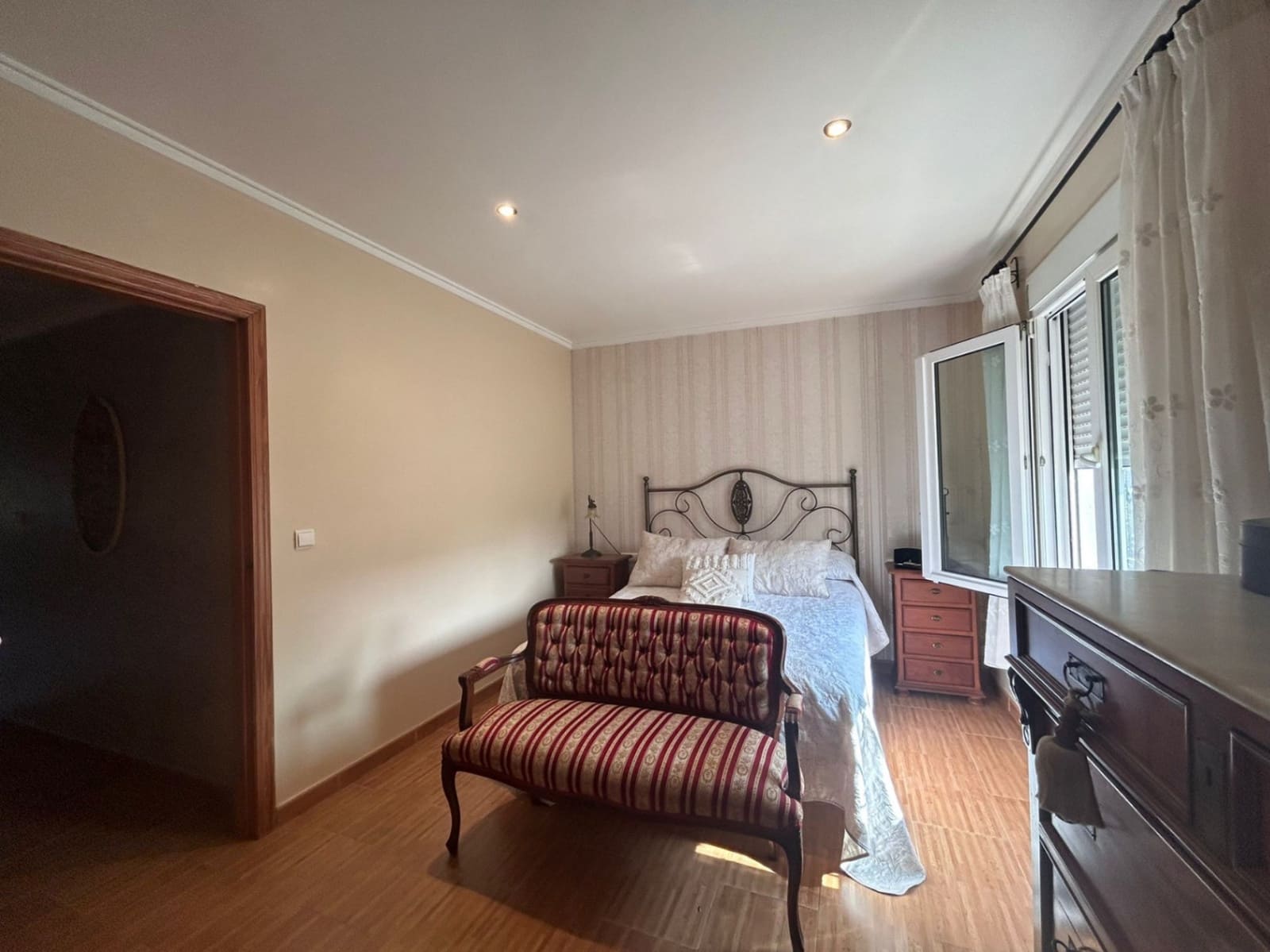 Chalet de 4 habitaciones en Dénia en venta con garaje - 490.000 € (Ref: 9104152)