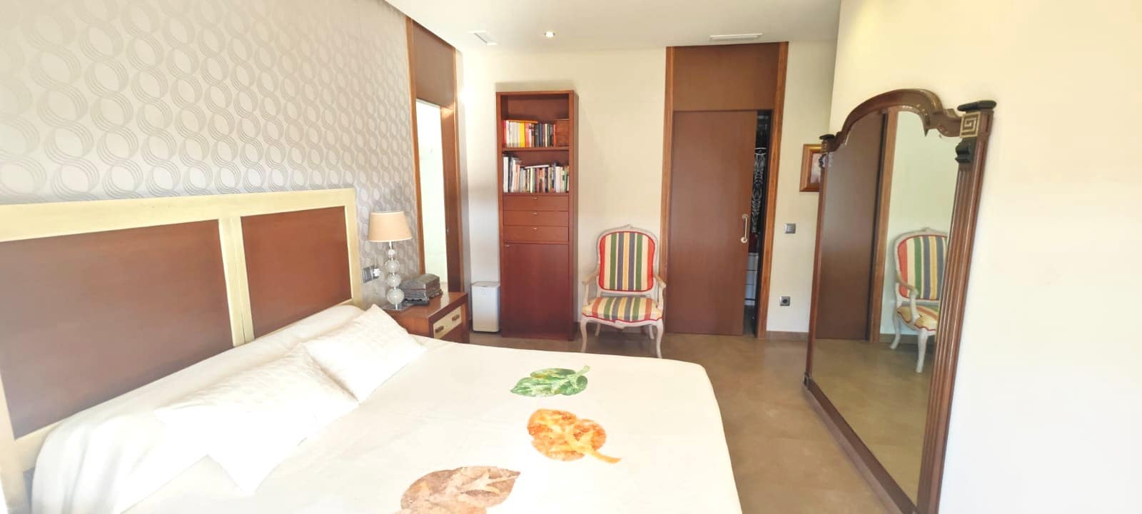 4 bedroom Flat for sale in Ondara with garage - € 479,900 (Ref: 9146142)