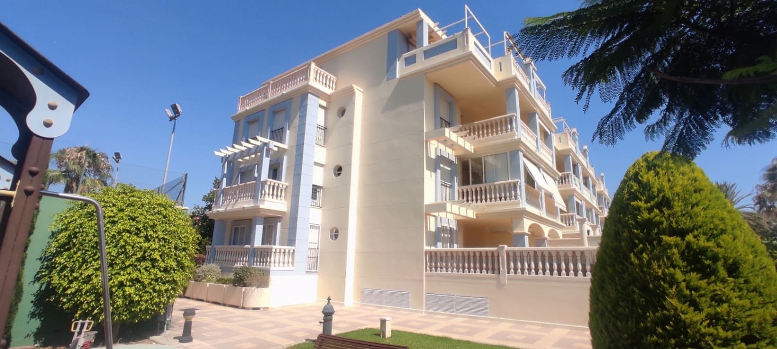 3 Zimmer Apartment zu verkaufen in Denia mit Pool Garage - 290.000 € (Ref: 9146143)