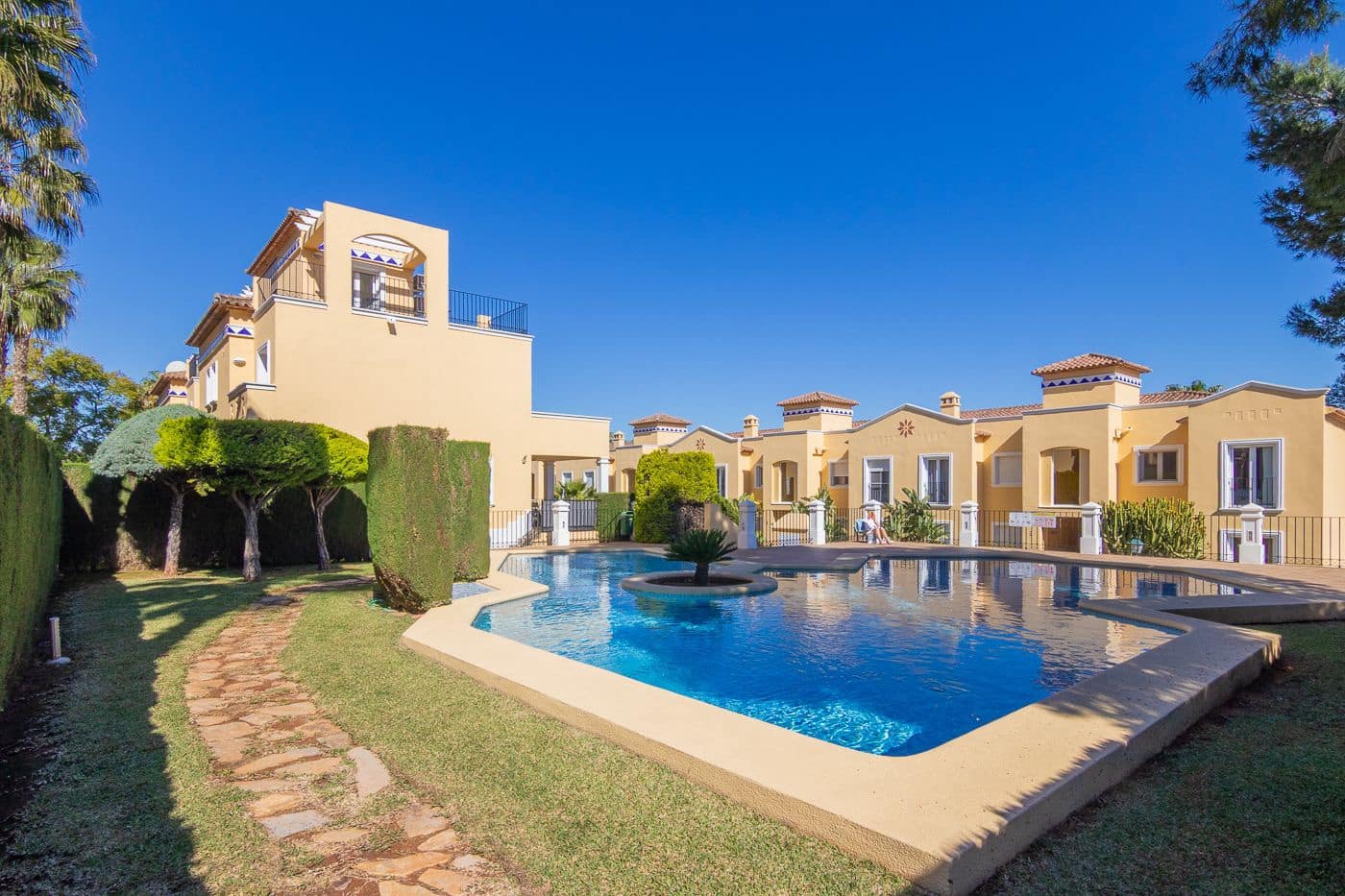 2 bedroom Apartment for sale in Pedreguer with pool garage - € 220,000 (Ref: 9207548)