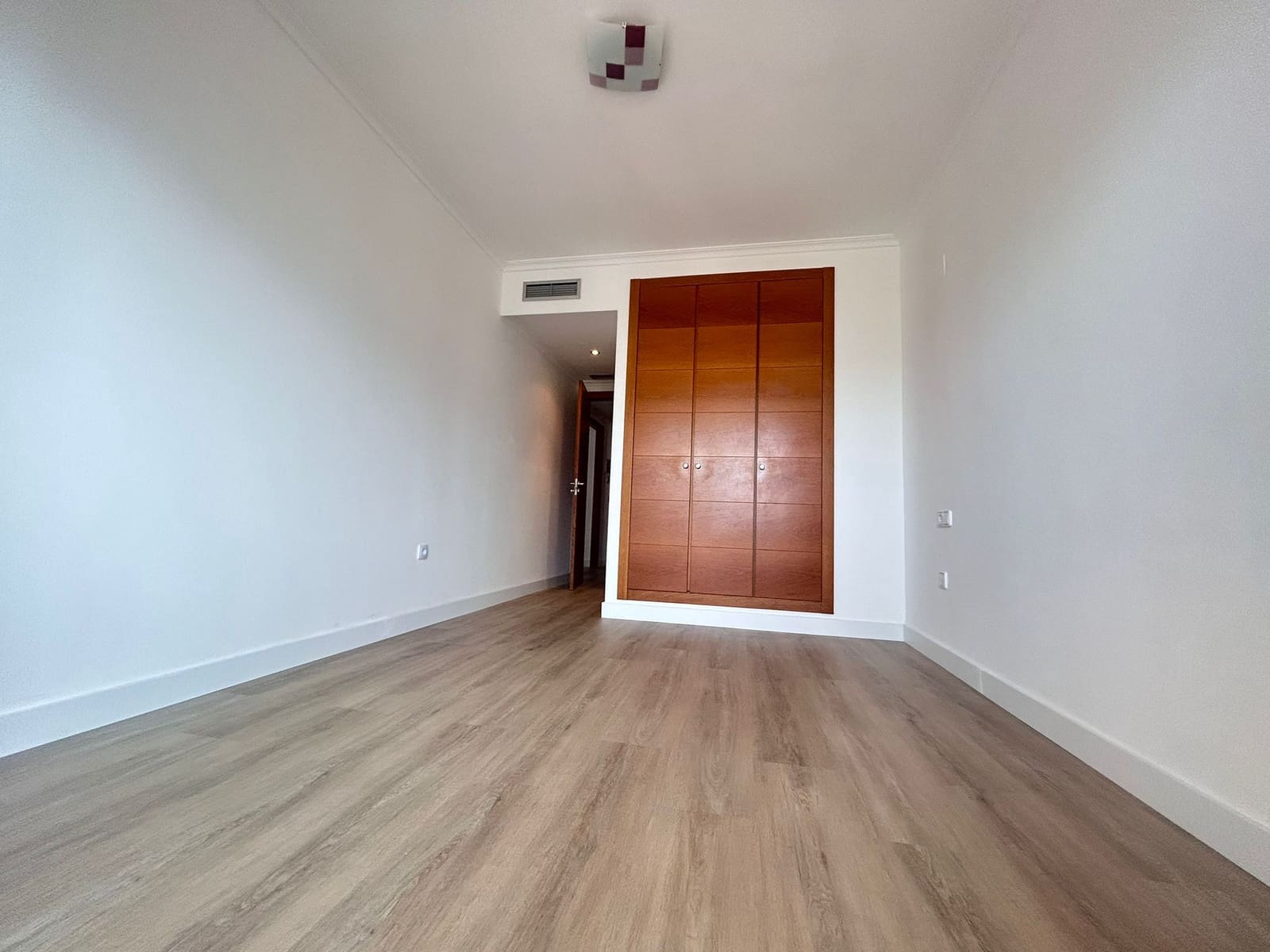 2 bedroom Apartment for sale in Denia with pool garage - € 270,000 (Ref: 9207550)