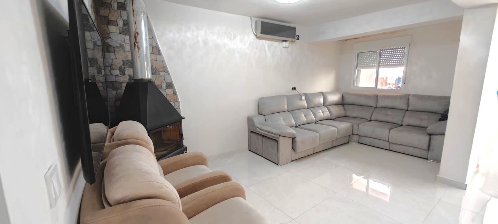 4 soverom Hus til salgs i Oliva med garasje - € 184 000 (Ref: 9325292)