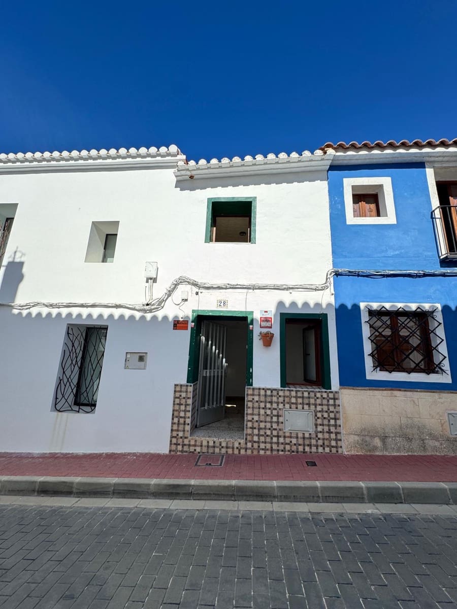 5 soverom Hus til salgs i Denia - € 280 000 (Ref: 9388797)