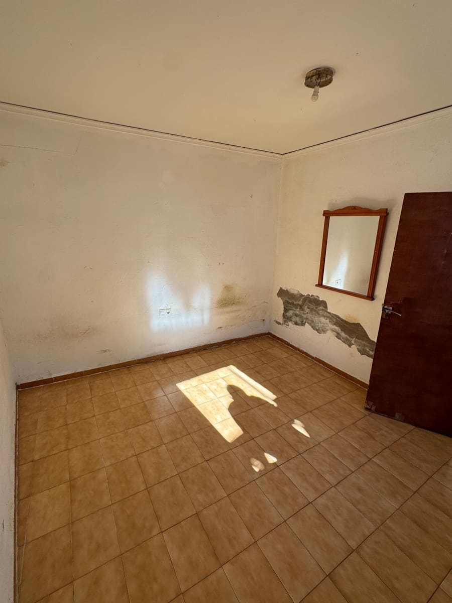 5 soverom Hus til salgs i Denia - € 280 000 (Ref: 9388797)