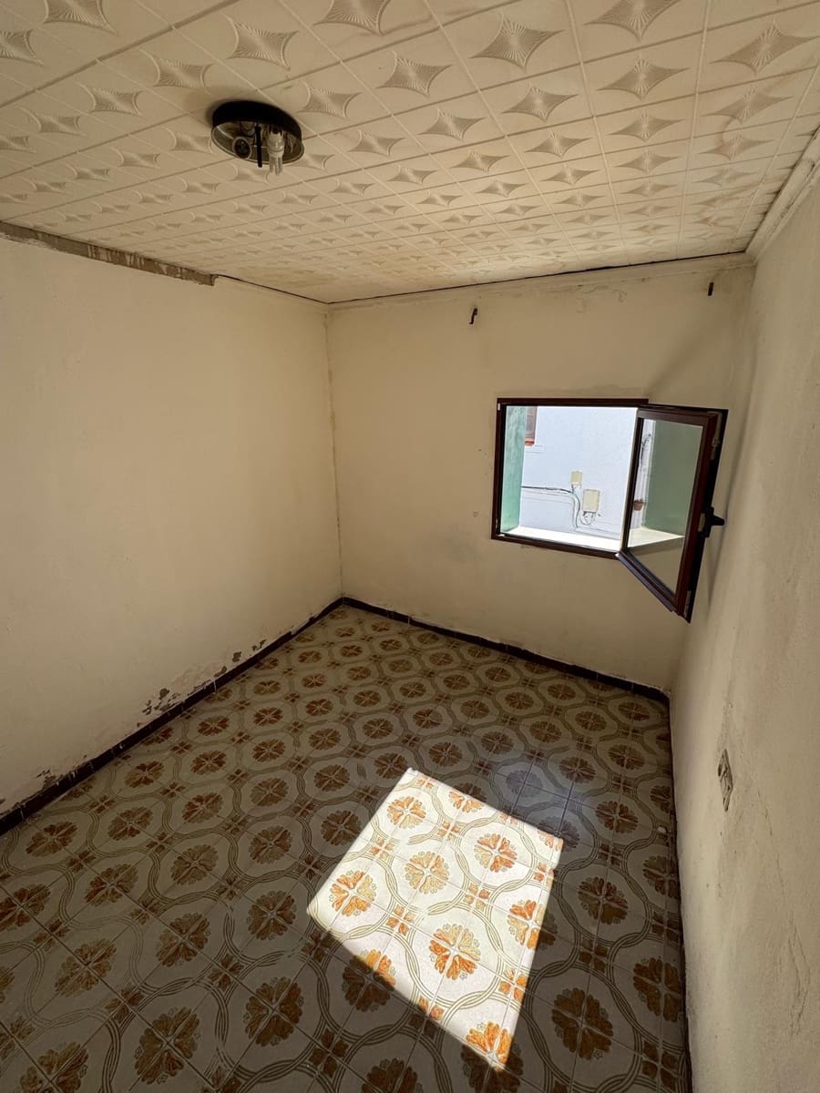 5 soverom Hus til salgs i Denia - € 280 000 (Ref: 9388797)