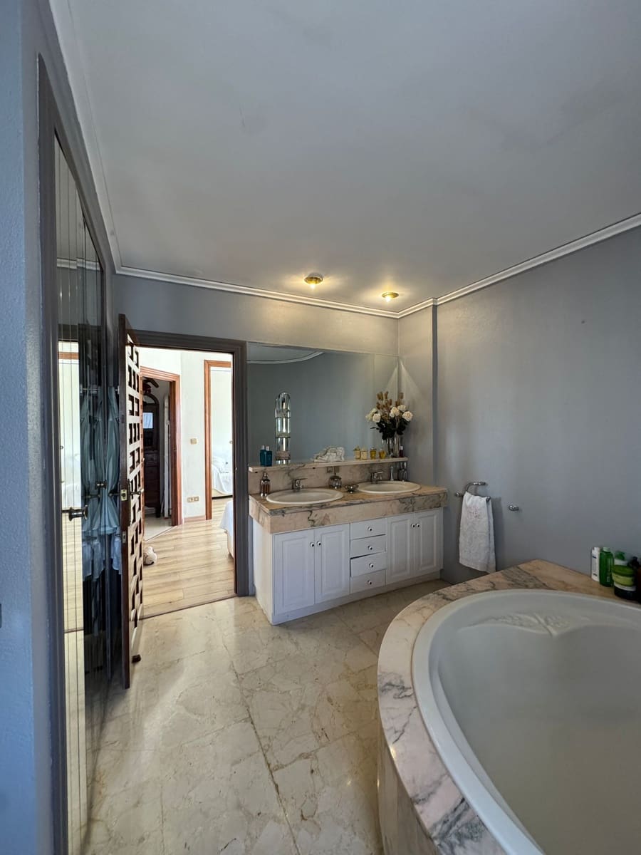 Piso de 2 habitaciones en Dénia en venta con piscina - 477.000 € (Ref: 9388803)