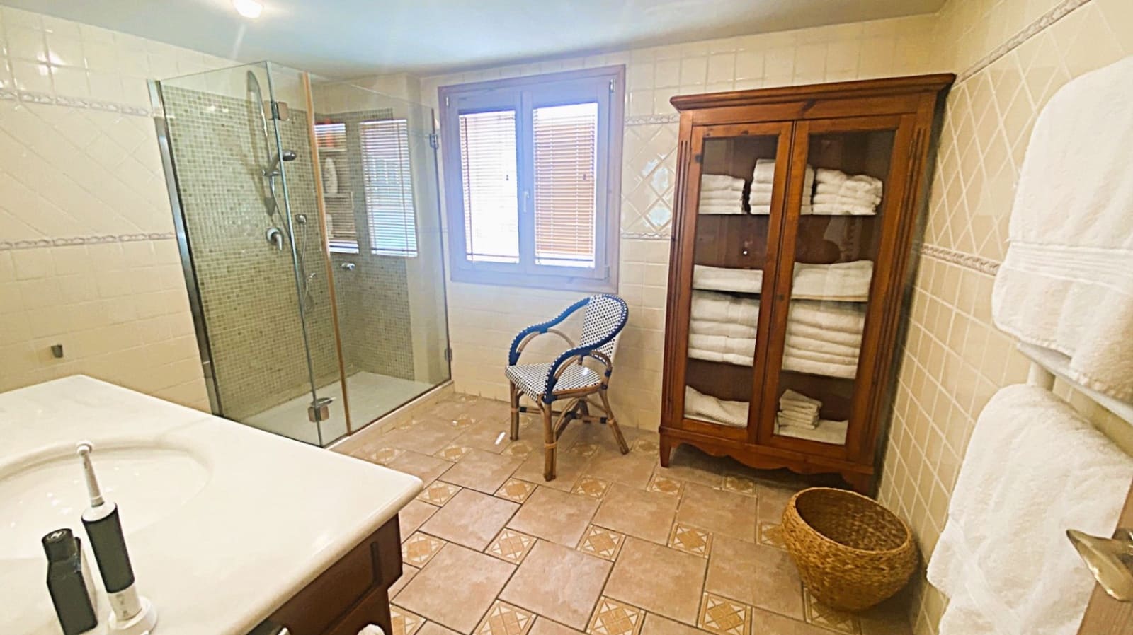 5 bedroom Flat for sale in Denia with garage - € 680,000 (Ref: 9388804)