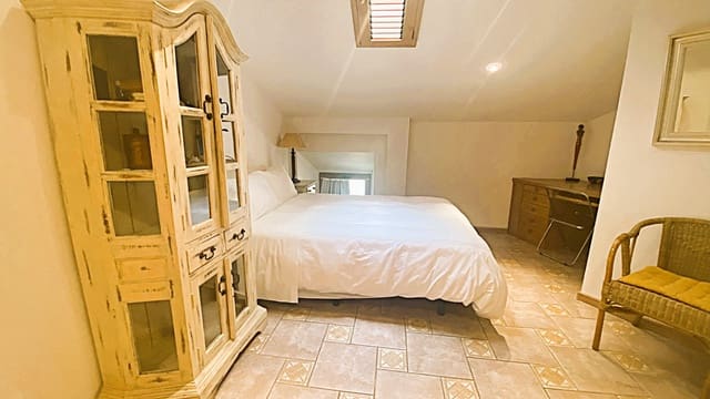 5 bedroom Flat for sale in Centro Urbano, Dénia with garage - € 680,000 (Ref: 9388804)