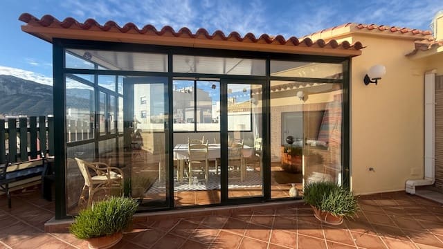 5 bedroom Flat for sale in Denia with garage - € 680,000 (Ref: 9388804)