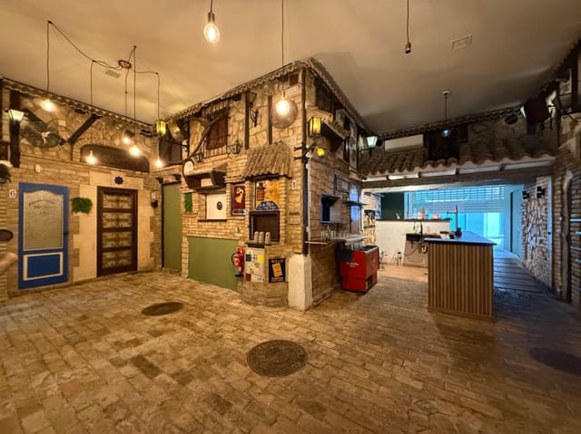 Kommersiell til salgs i Dénia - € 175 000 (Ref: 9412740)