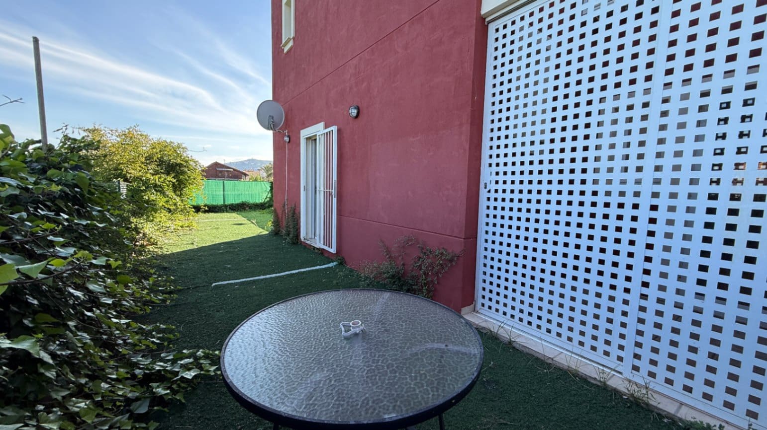 3 bedroom Bungalow for sale in Piles with garage - € 287,000 (Ref: 9412843)