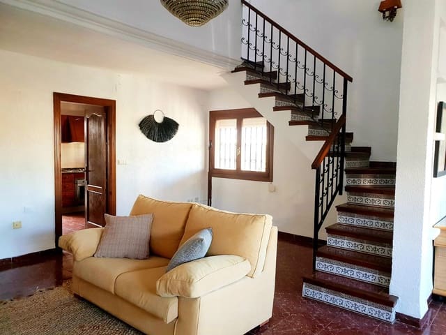 4 soveværelse Villa til salg i Dénia med swimmingpool garage - € 450.000 (Ref: 9413425)