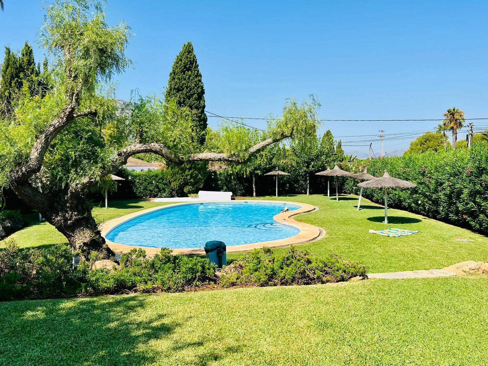 Chalet de 2 habitaciones en Dénia en venta - 346.000 € (Ref: 9436600)