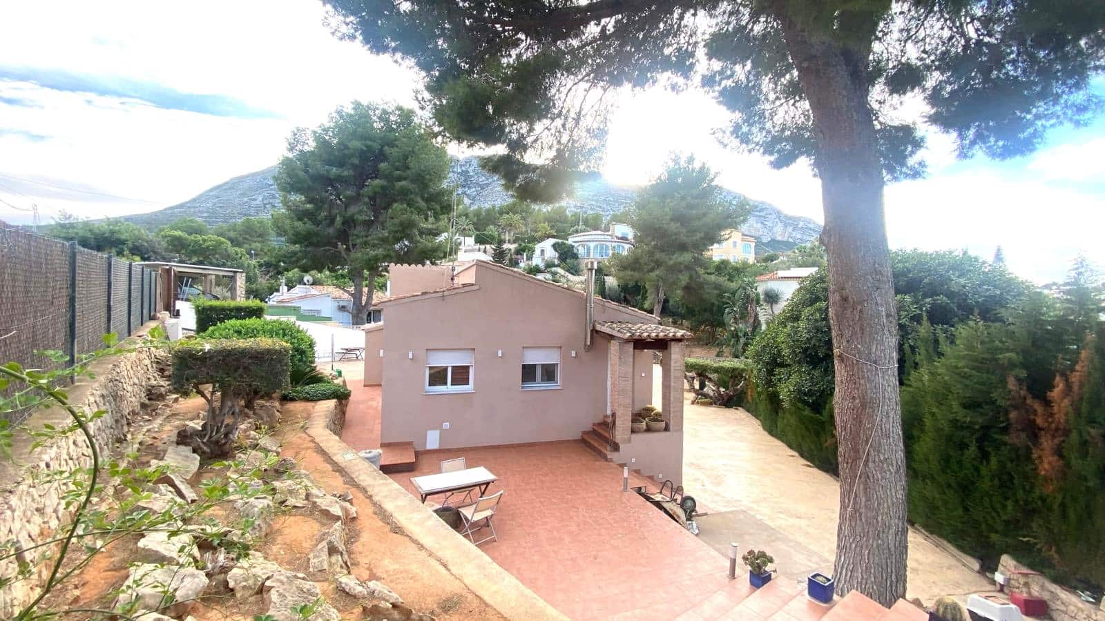 Chalet de 2 habitaciones en Dénia en venta con piscina garaje - 470.000 € (Ref: 9523034)