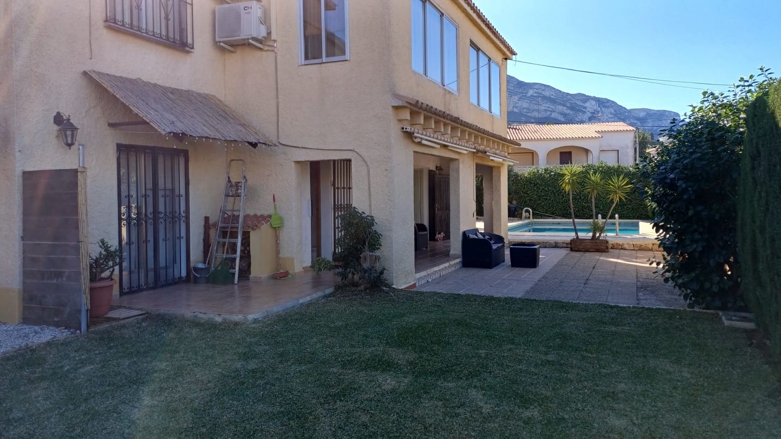 5 Zimmer Villa zu verkaufen in Denia mit Pool Garage - 579.000 € (Ref: 9523037)
