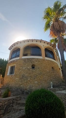 Chalet de 3 habitaciones en El Montgó, Dénia en venta con piscina garaje - 595.000 € (Ref: 9597175)