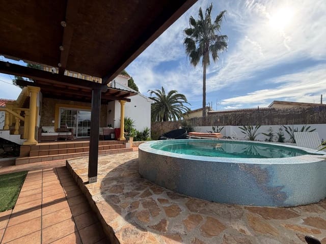 Chalet de 4 habitaciones en Dénia en venta con piscina - 659.000 € (Ref: 9606895)