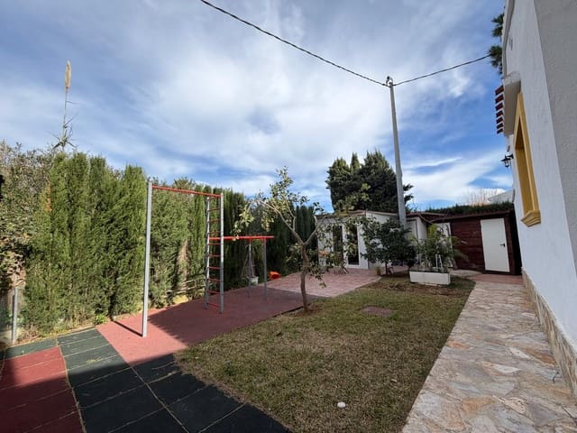 Chalet de 4 habitaciones en Dénia en venta con piscina - 659.000 € (Ref: 9606895)