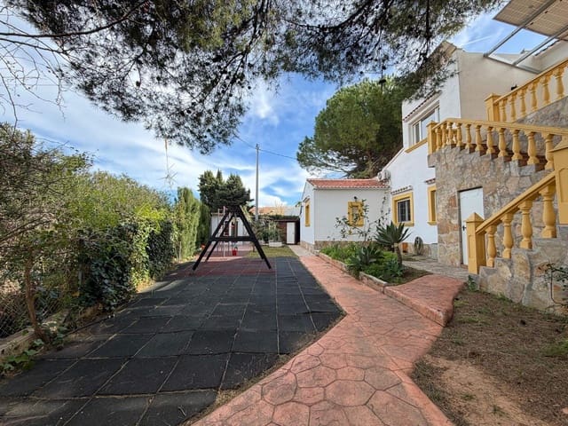 Chalet de 4 habitaciones en Dénia en venta con piscina - 659.000 € (Ref: 9606895)