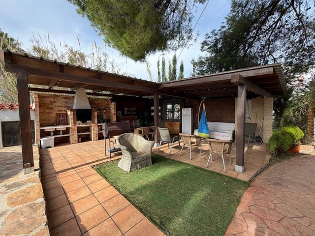 Chalet de 4 habitaciones en Dénia en venta con piscina - 659.000 € (Ref: 9606895)