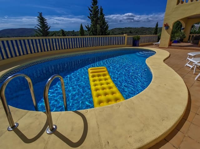 6 soverom Villa til salgs i Pedreguer med svømmebasseng - € 550 000 (Ref: 9620617)