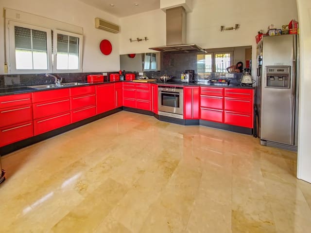 6 soverom Villa til salgs i Pedreguer med svømmebasseng - € 550 000 (Ref: 9620617)