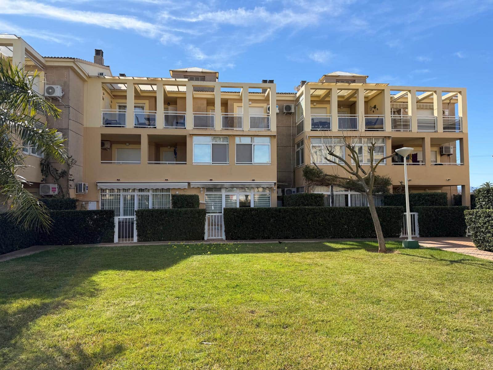 2 bedroom Apartment for sale in Denia with pool - € 280,000 (Ref: 9628188)