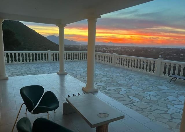 3 sypialnia Willa na sprzedaż w El Montgó, Dénia z basenem - 690 000 € (Ref: 9628189)