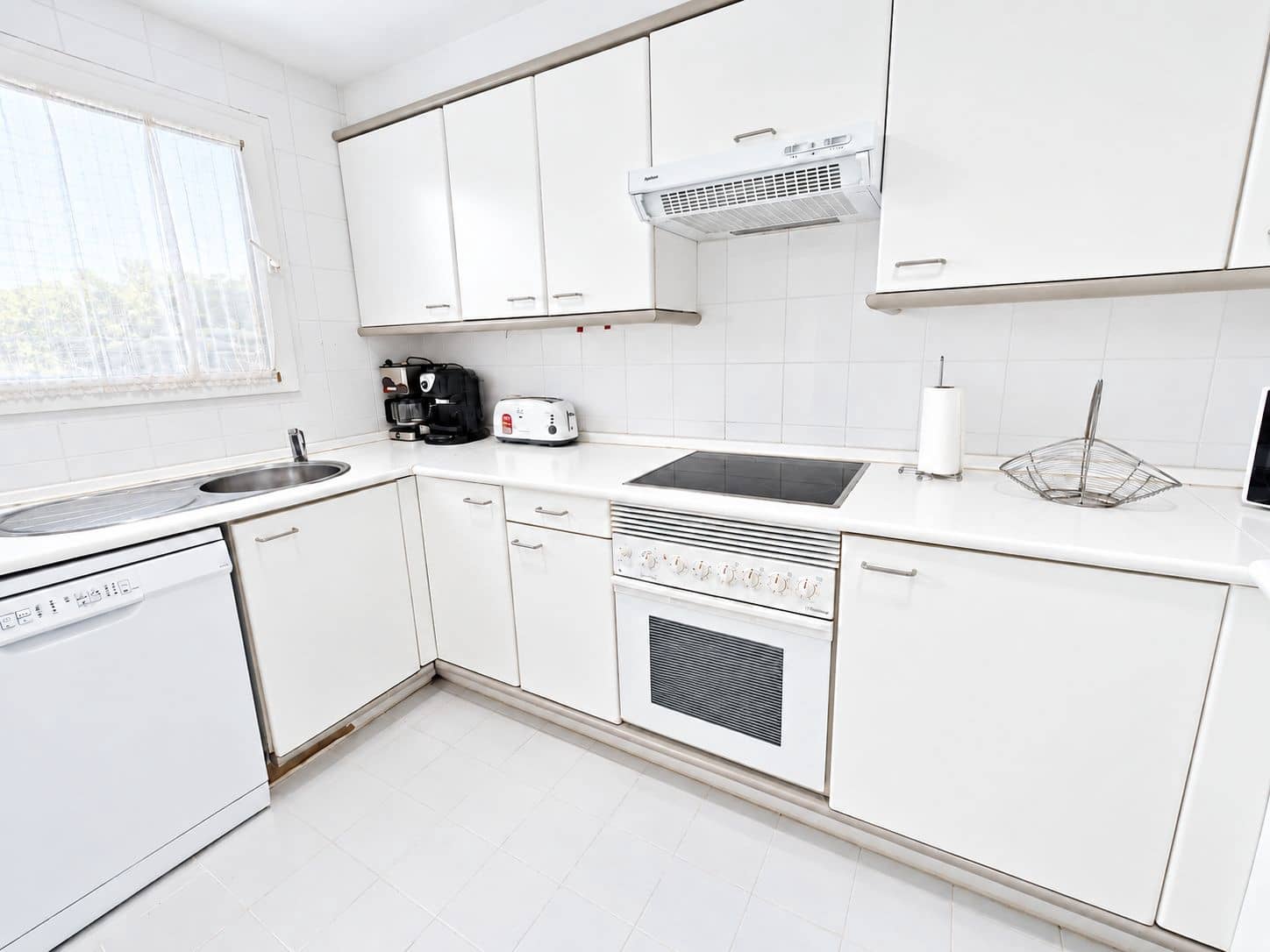 2 bedroom Beach Apartment for sale in Denia with pool garage - € 415,000 (Ref: 9653032)