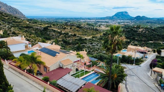 5 bedroom Villa for sale in Sanet i Negrals with pool - € 595,000 (Ref: 9653035)