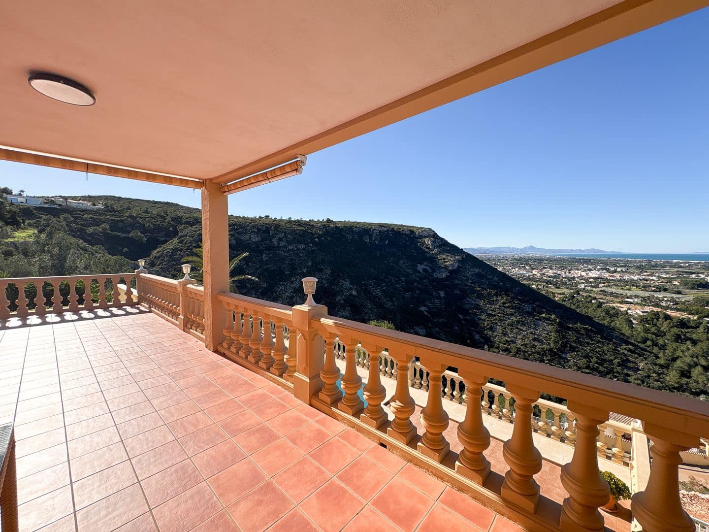 5 sovrum Villa till salu i Denia med pool - 1 375 000 € (Ref: 9653036)