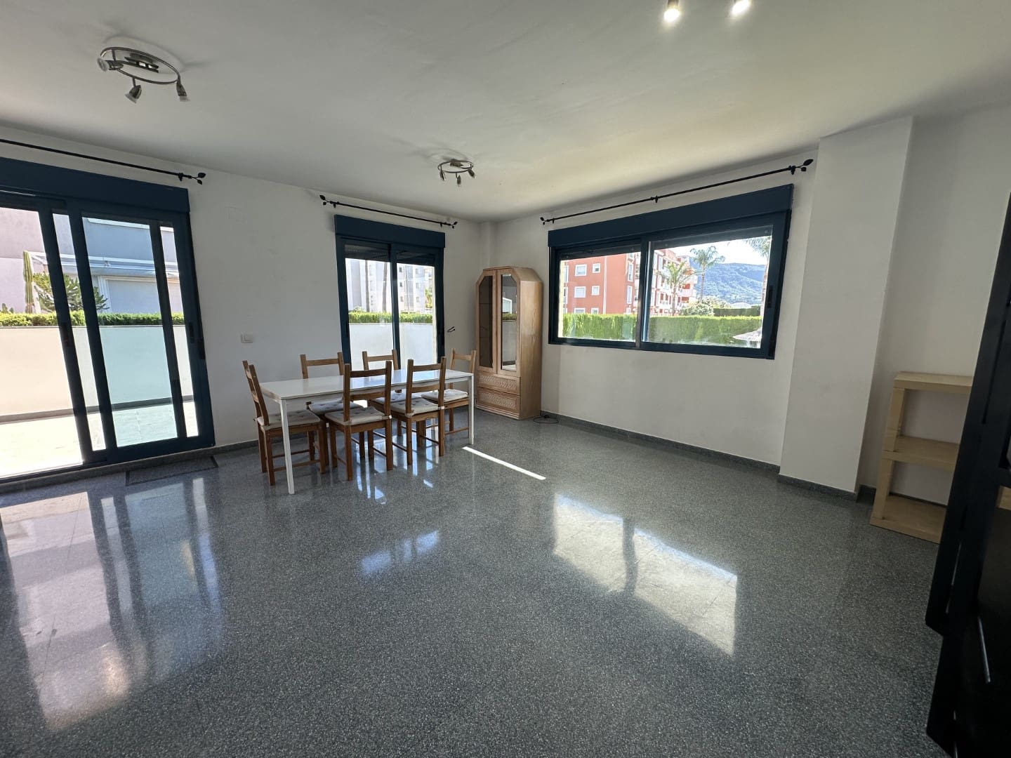 3 sypialnia Apartament przy plaży na sprzedaż w Denia z basenem garażem - 319 000 € (Ref: 9714249)