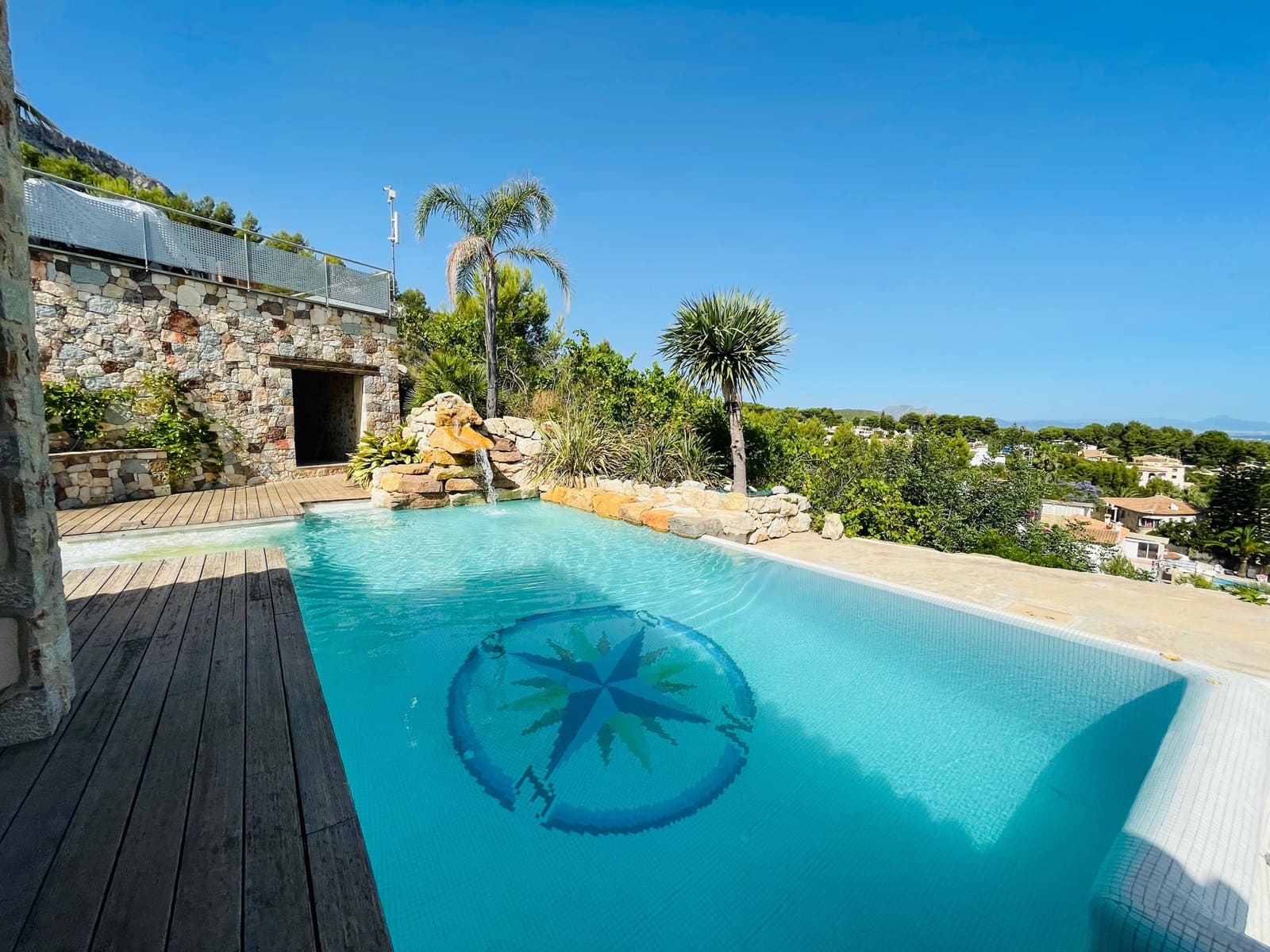 5 bedroom Villa for sale in Denia with pool garage - € 1,250,000 (Ref: 9720968)