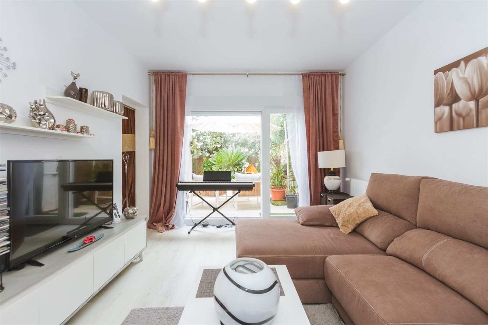 3 bedroom Bungalow for sale in Pedreguer with pool garage - € 322,000 (Ref: 9720970)