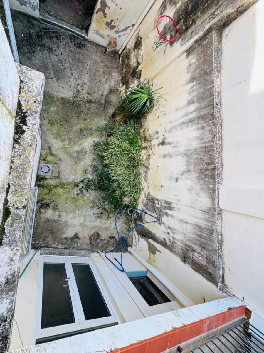 5 bedroom Townhouse for sale in Orba with pool - € 210,000 (Ref: 9720974)