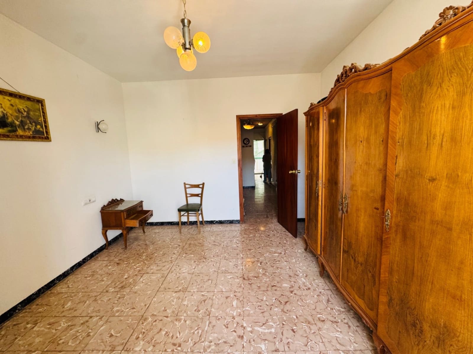 5 bedroom Townhouse for sale in Orba with pool - € 210,000 (Ref: 9720974)