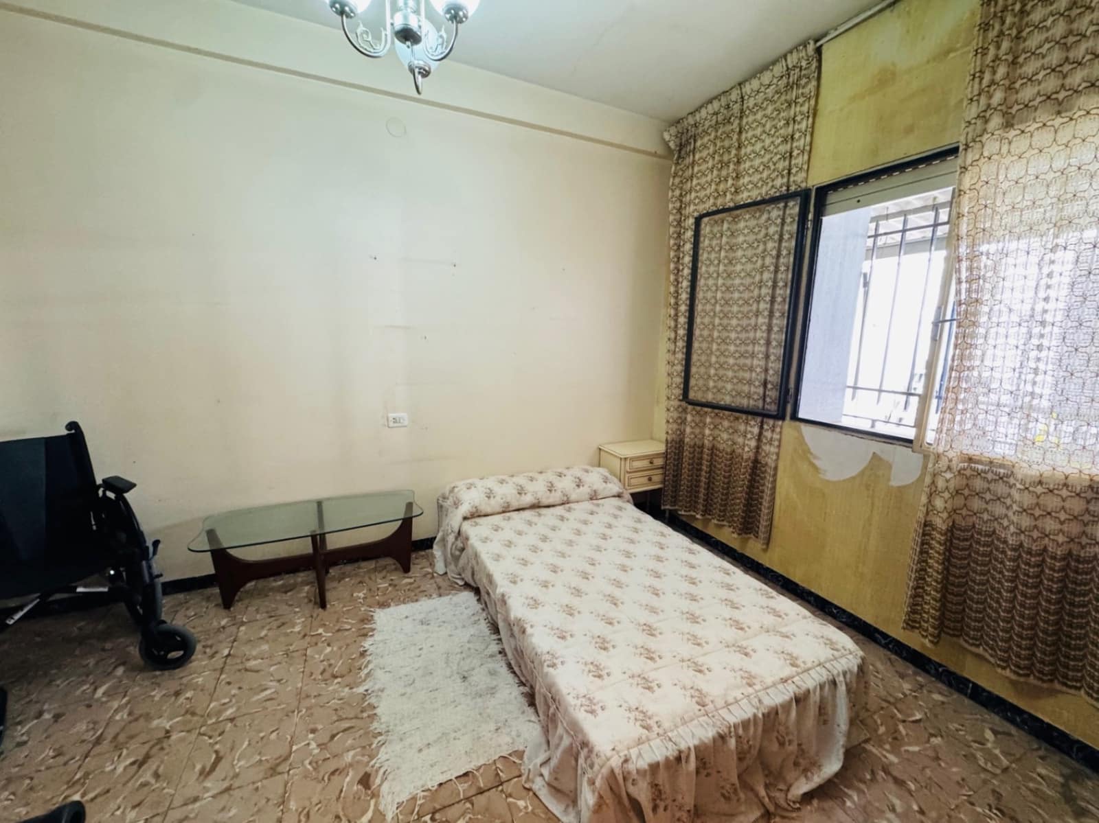 5 bedroom Townhouse for sale in Orba with pool - € 210,000 (Ref: 9720974)